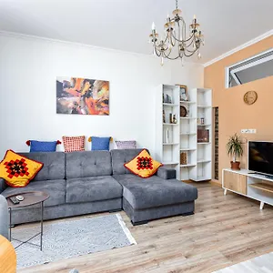 Le - Cozy 2 Bedroom In Saburtalo Апартаменты Тбилиси